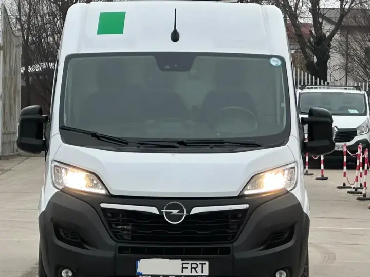 Opel Movanu