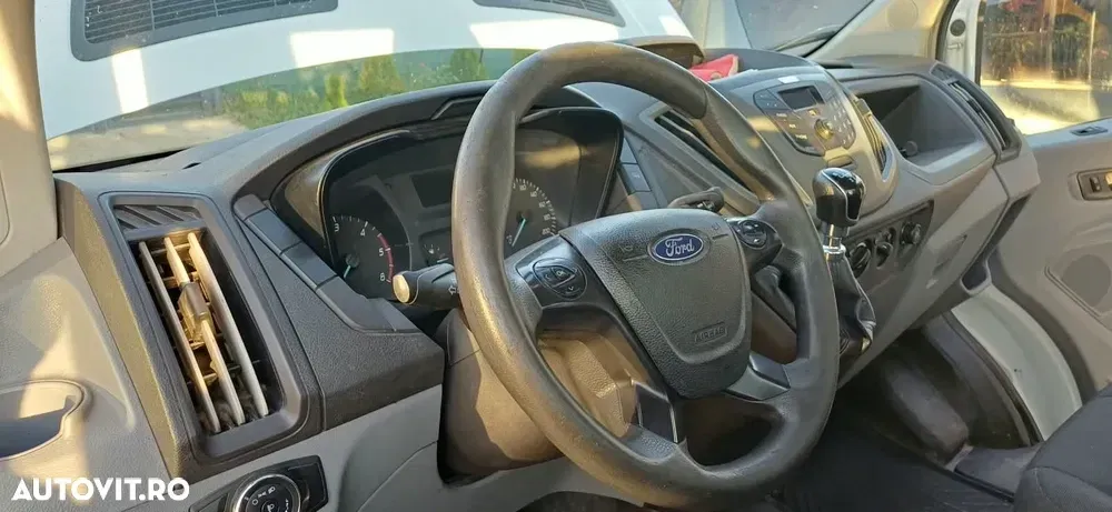 Ford TRANZIT — imagine 3