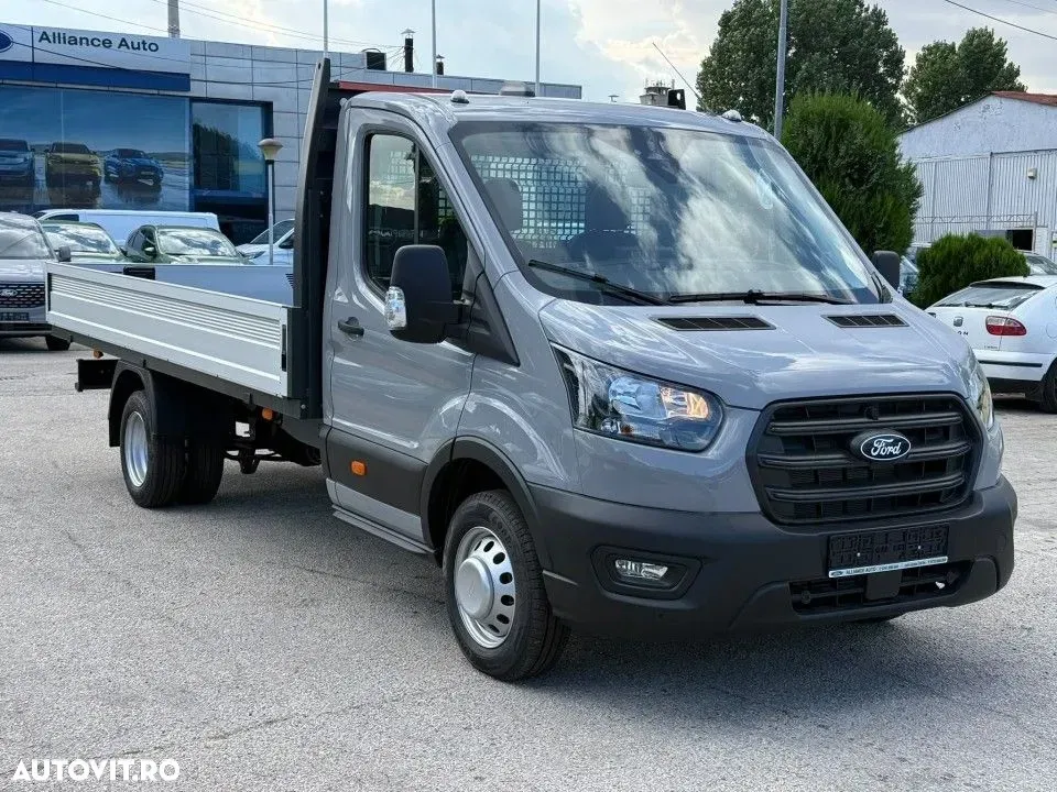 Ford Transit — imagine 3