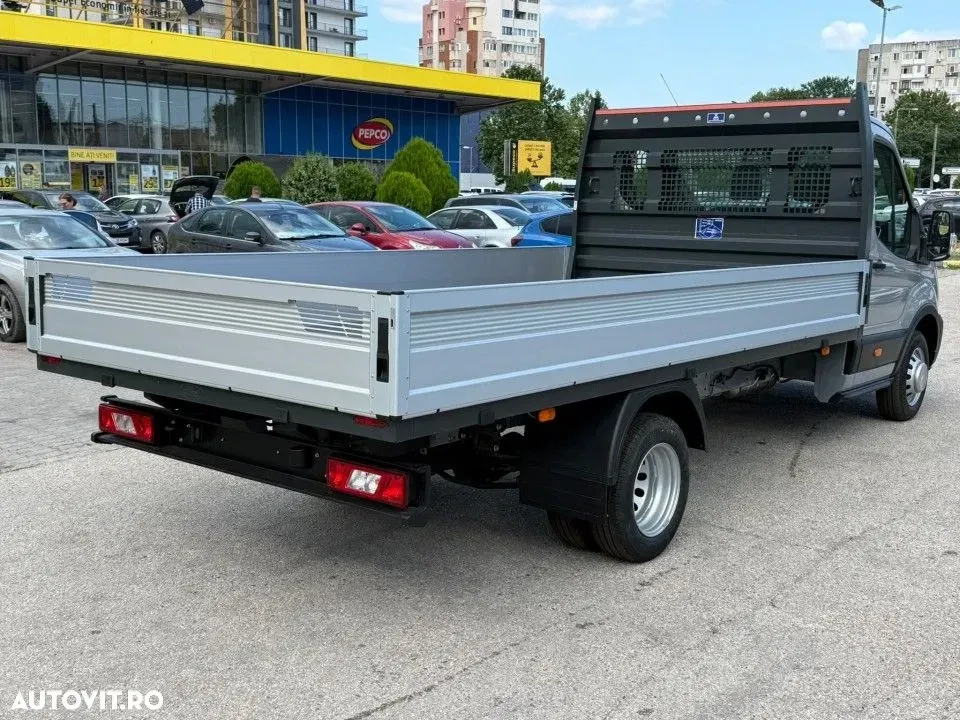 Ford Transit — imagine 4