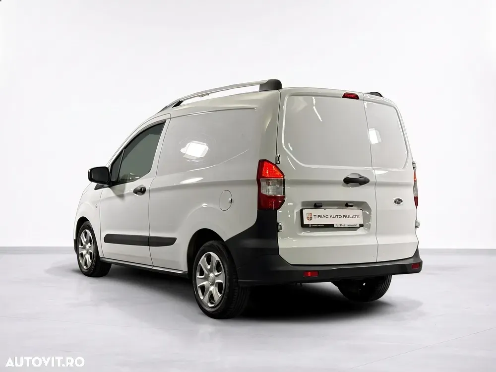Ford Transit — imagine 3