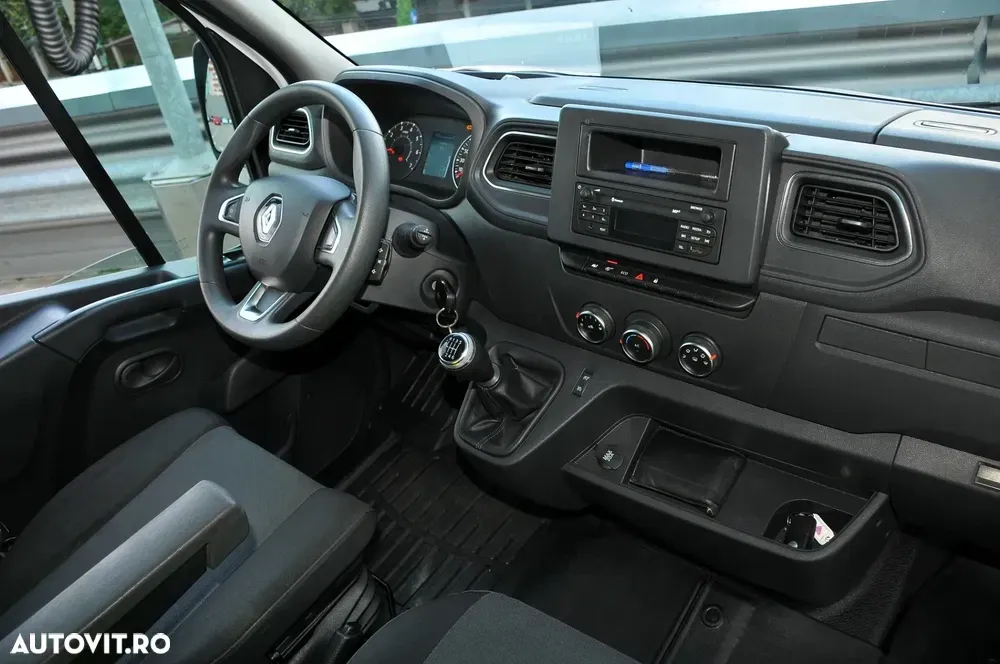 Renault Master cu lift — imagine 5