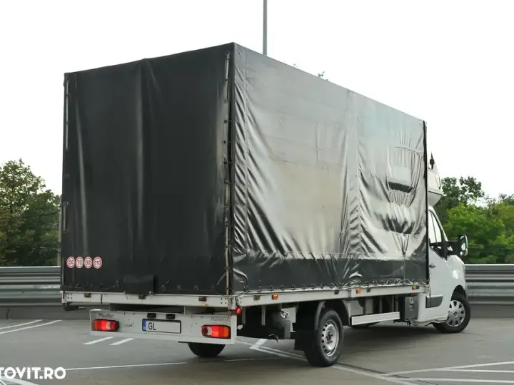Renault Master cu lift
