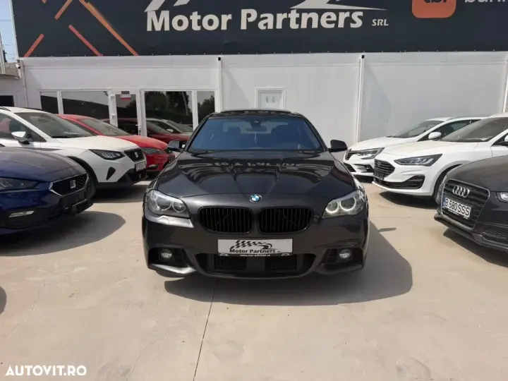 BMW Seria 5 F10/F11/F07 [2010 - 2017] 530d Sport-Aut. Modern Line