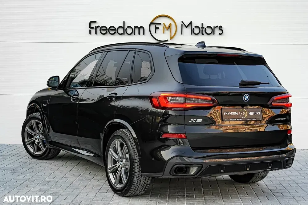 BMW X5 xDrive45e — imagine 5