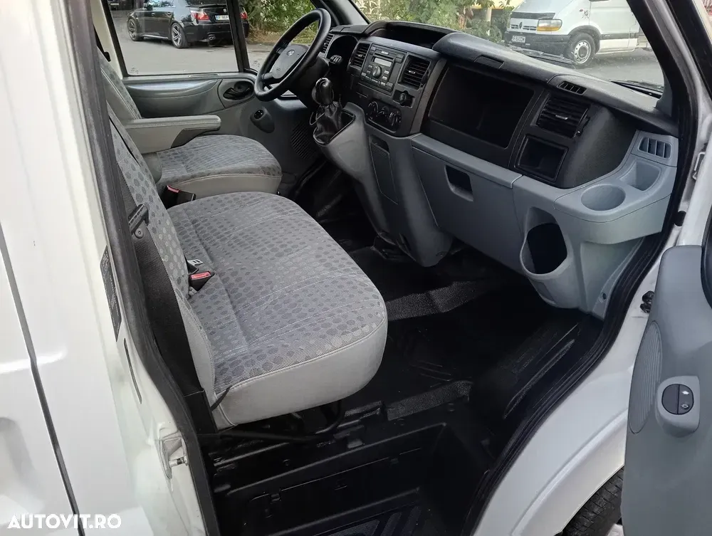Ford Transit — imagine 6