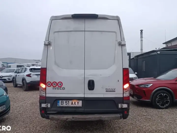 Iveco 35S18