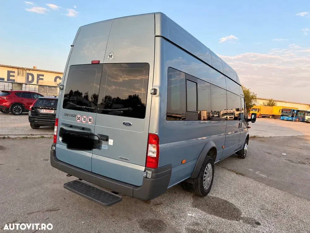 Ford Transit — imagine 3