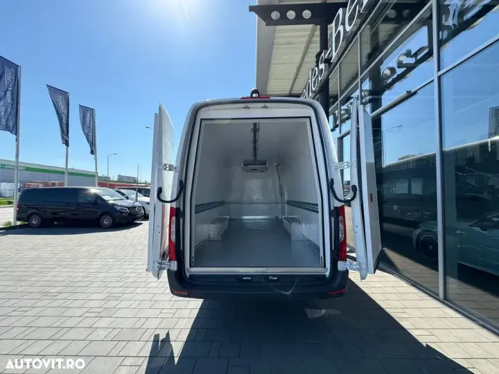 Mercedes-Benz Sprinter 317 Extralung Izoterm