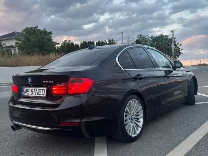 BMW Seria 3 F30/F31/F34 [2011 - 2019] 328i Aut. Luxury Line