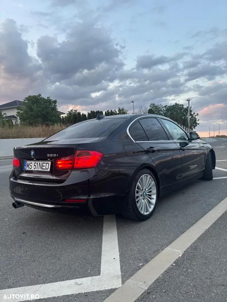 BMW Seria 3 F30/F31/F34 [2011 - 2019] 328i Aut. Luxury Line — imagine 4