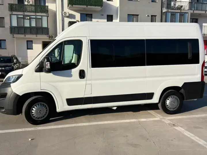 Peugeot Boxer Bus 8+1
