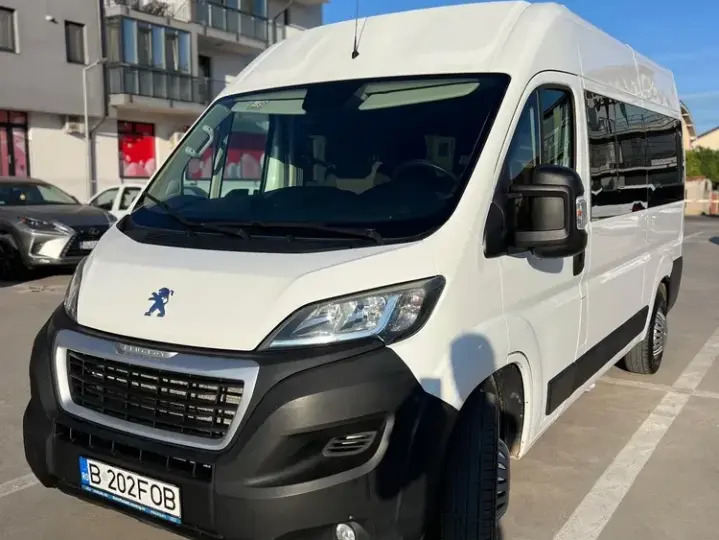 Peugeot Boxer Bus 8+1