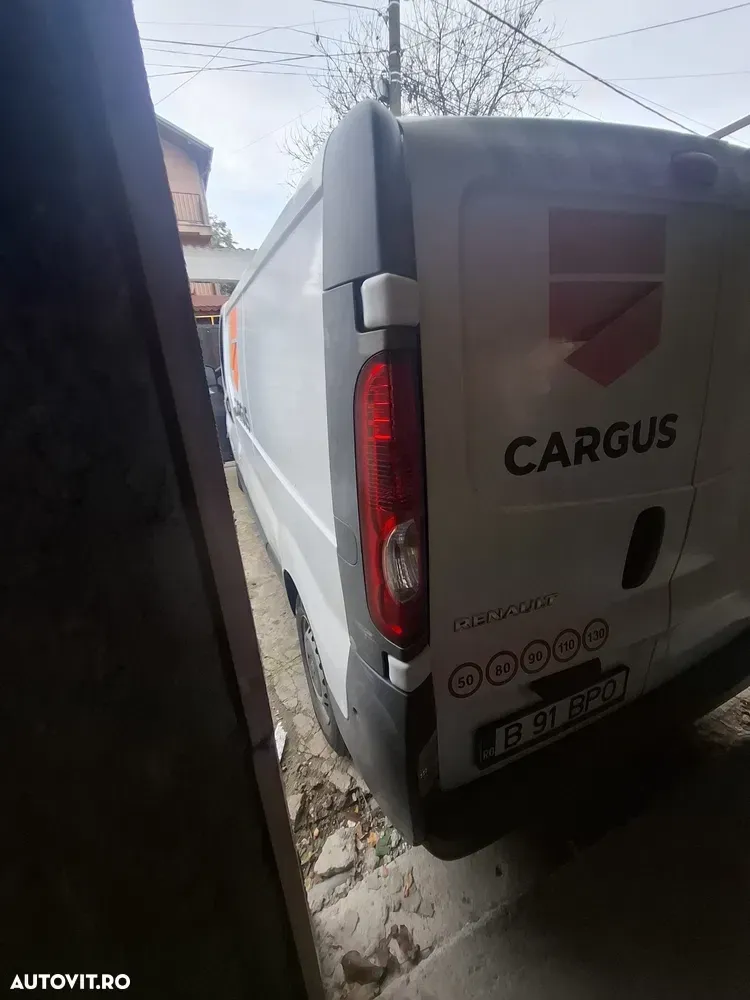 Renault TRAFIC — imagine 6