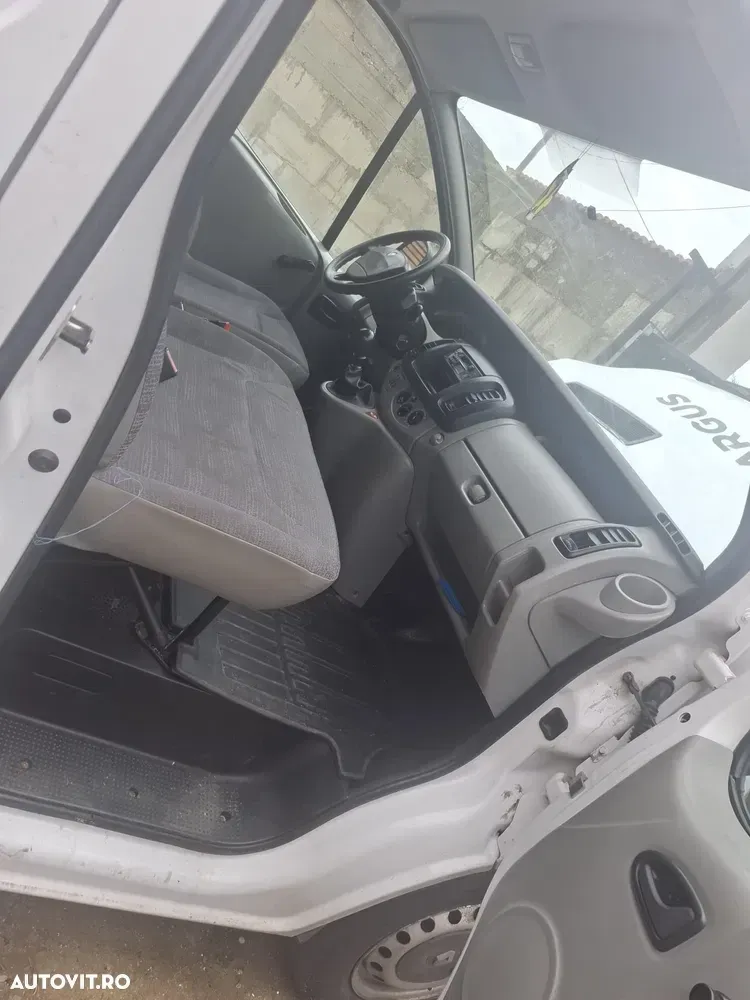 Renault TRAFIC — imagine 2