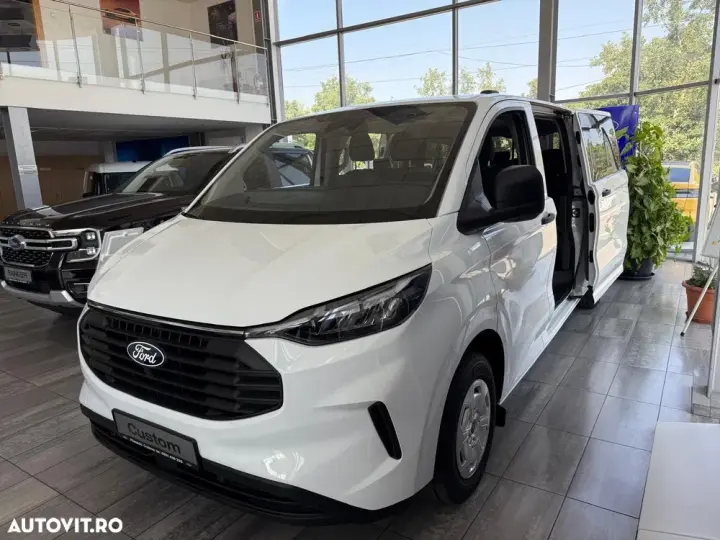 Ford TRANSIT CUSTOM KOMBI 8+1 LOCURI