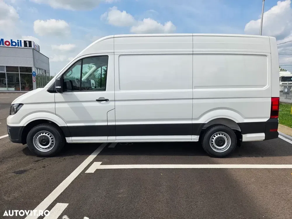 Volkswagen Crafter Furgon L3H3 — imagine 4