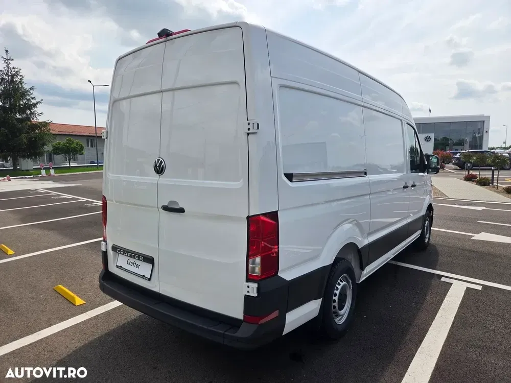 Volkswagen Crafter Furgon L3H3 — imagine 6