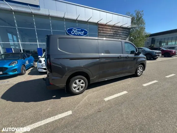 Ford Custom Van