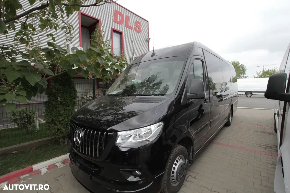 Mercedes-Benz 519 19+1+1 LOCURI vip *COC* IN STOCK — imagine 2