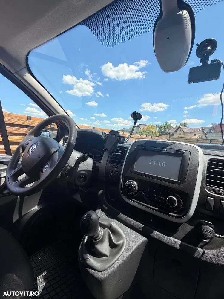 Renault TRAFIC — imagine 5