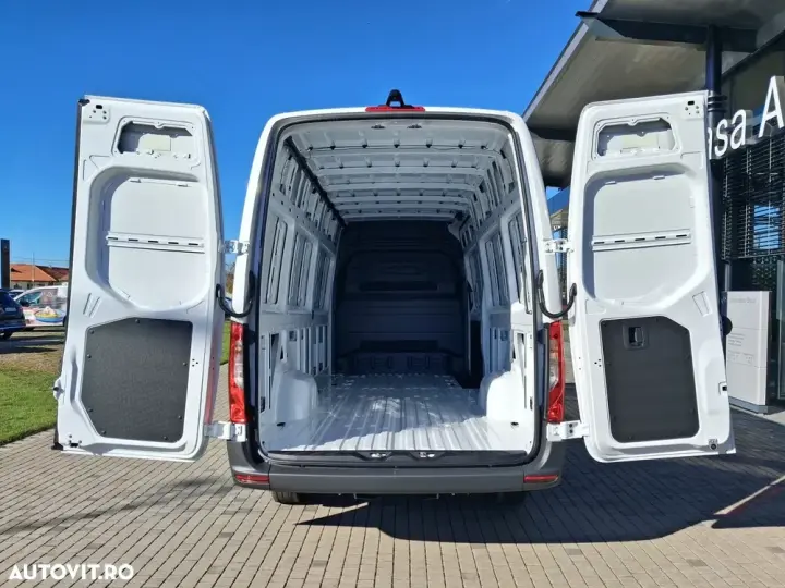 Mercedes-Benz Sprinter 317 CDI furgon lung PRO