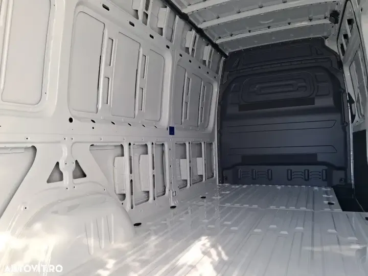 Mercedes-Benz Sprinter 317 CDI furgon lung PRO