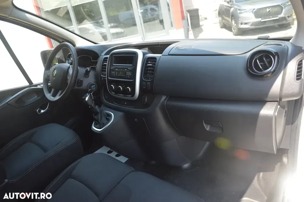 Renault TRAFIC — imagine 6