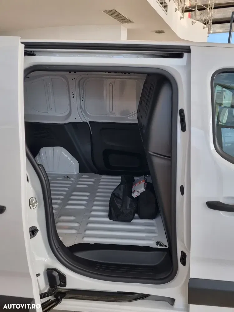 Toyota PROACE CITY — imagine 4