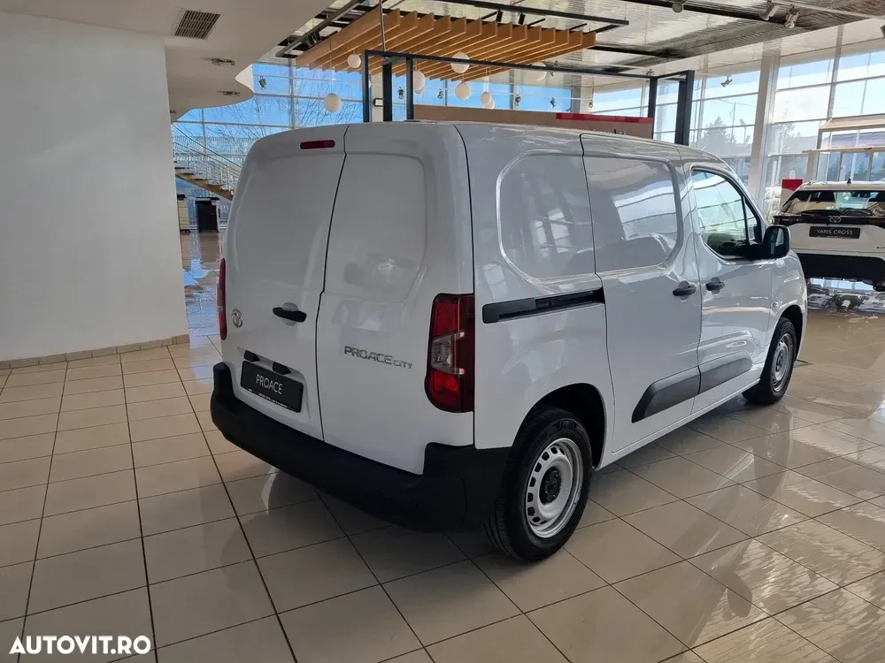 Toyota PROACE CITY — imagine 5