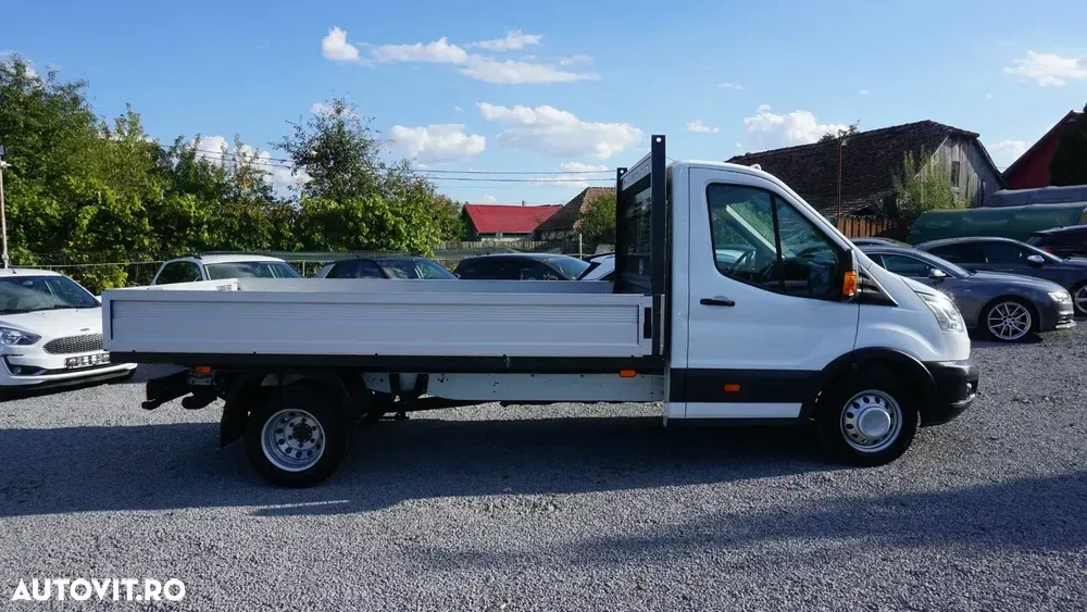 Ford Transit — imagine 3