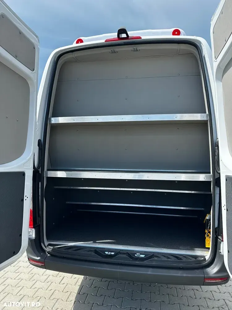 Mercedes-Benz Sprinter 517 Microbuz VIP 20+1 locuri Categoria a II-a 2026 — imagine 5