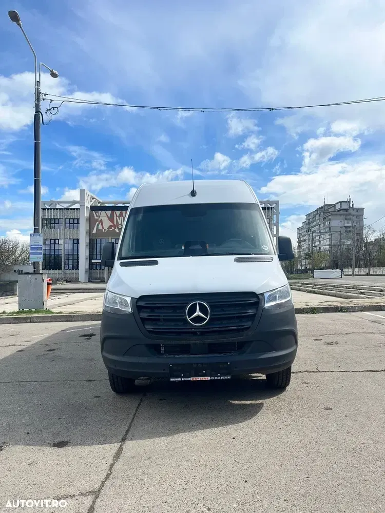 Mercedes-Benz Sprinter 517 Microbuz 20+1 locuri Categoria a II-a 2026 — imagine 6