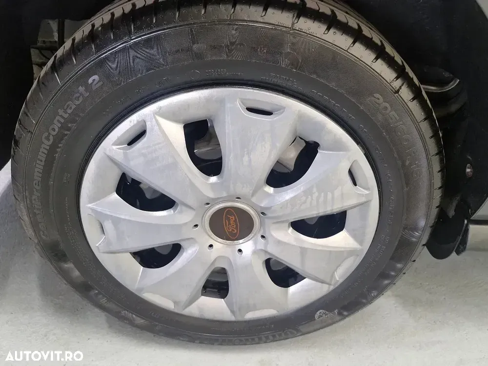 Ford TRANZIT CONNECT — imagine 4