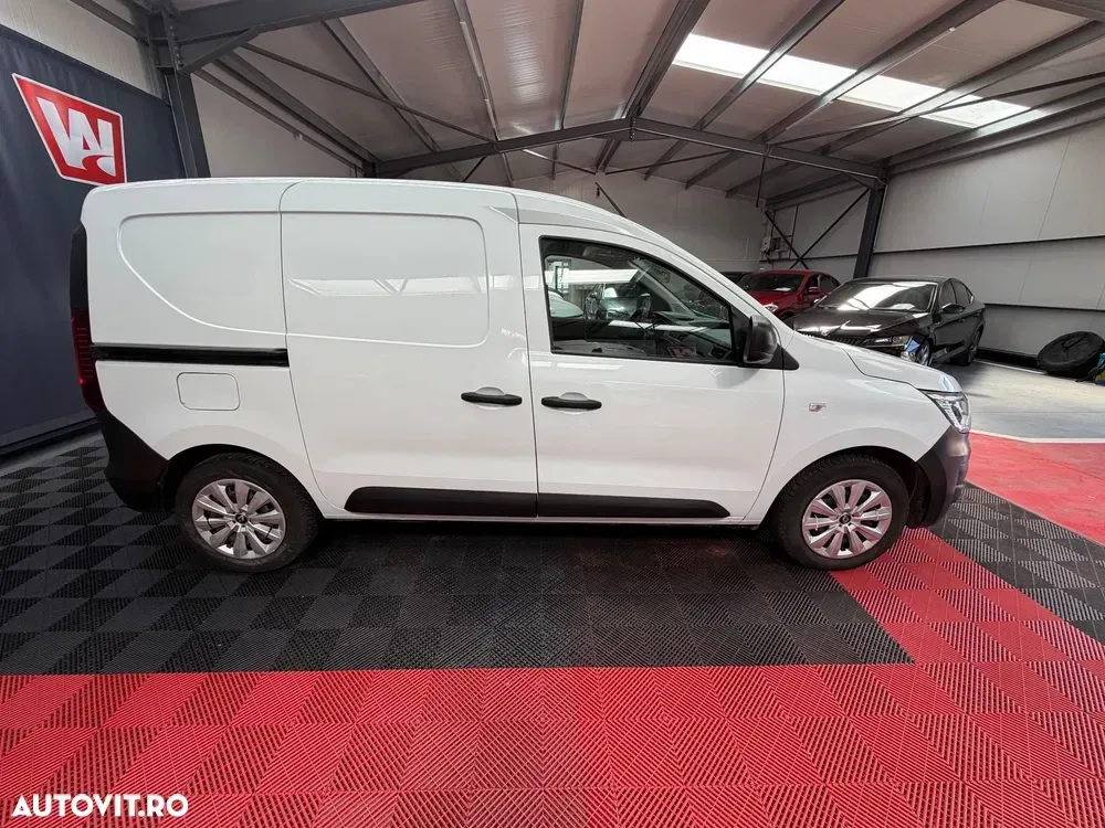 Renault Express — imagine 5