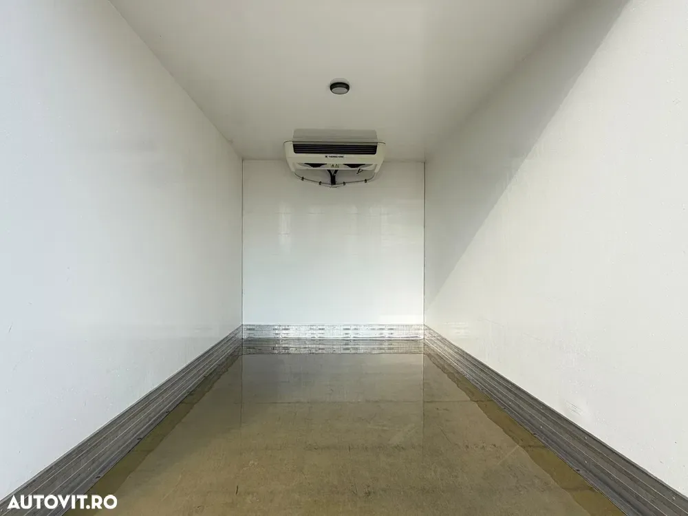 Volkswagen Crafter FRIGORIFIC THERMO KING — imagine 3
