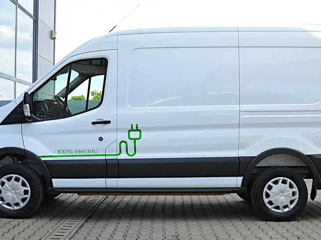 Ford E-TRANSIT L2H2 3500KG N1