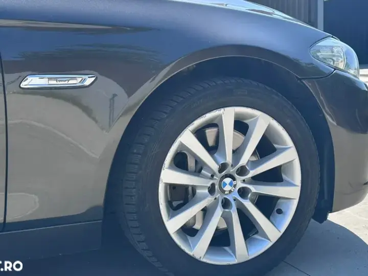 BMW Seria 5 F10/F11/F07 [2010 - 2017] 530d xDrive