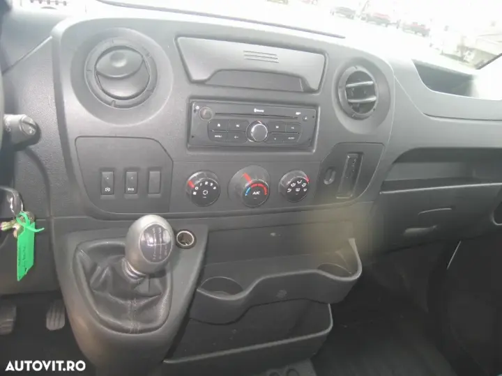 Renault MASTER , 3 LOC. BASCULABILA 3 PARTI , CLIMA . NAVIGATIE .