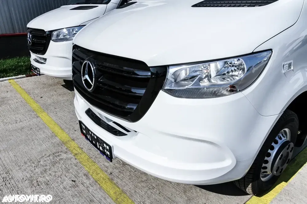 Mercedes-Benz 519 19+1+1 LOCURI STOCK*COC* — imagine 3