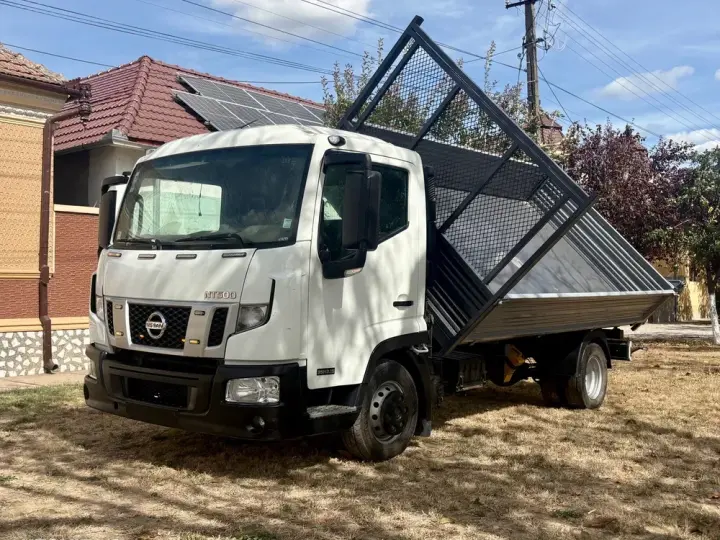 Nissan ATLEON