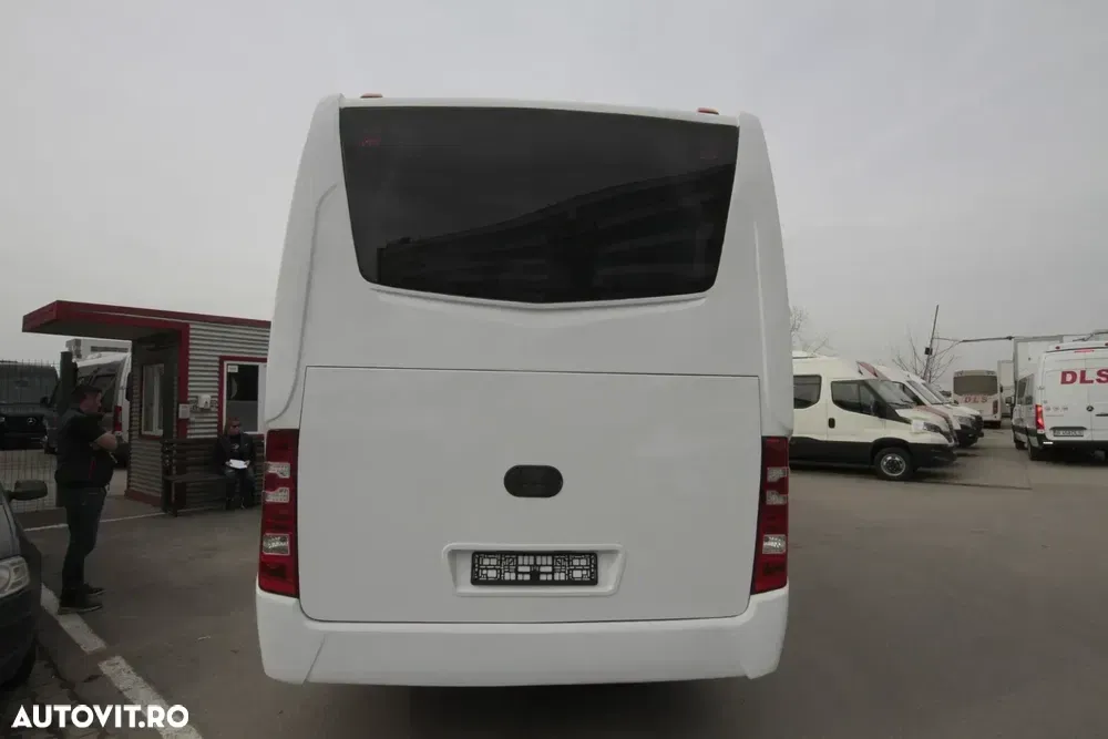 Iveco 70c18 29+1+1 — imagine 6