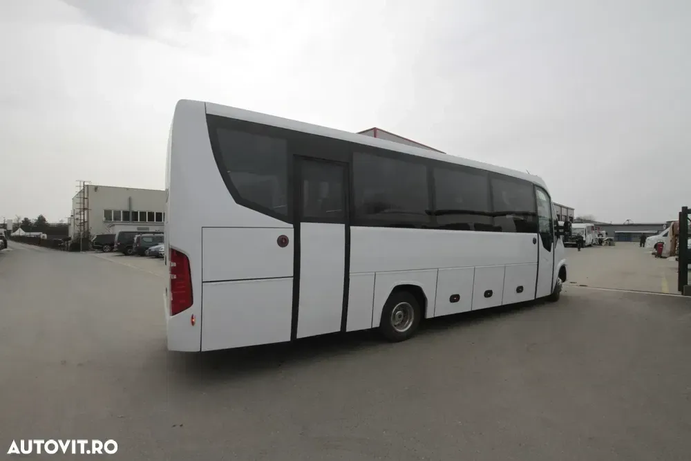 Iveco 70c18 29+1+1 — imagine 2