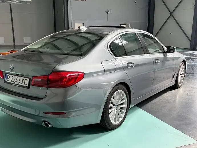 BMW Seria 5 520d AT