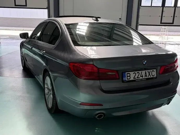 BMW Seria 5 520d AT