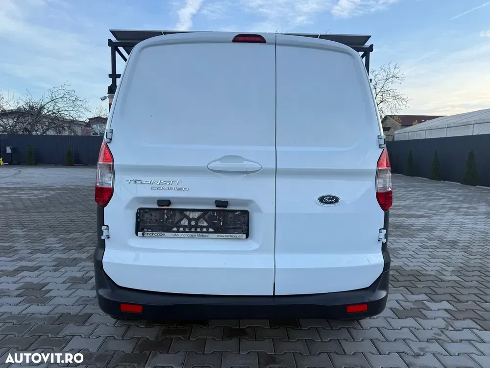 Ford Transit Courier — imagine 6
