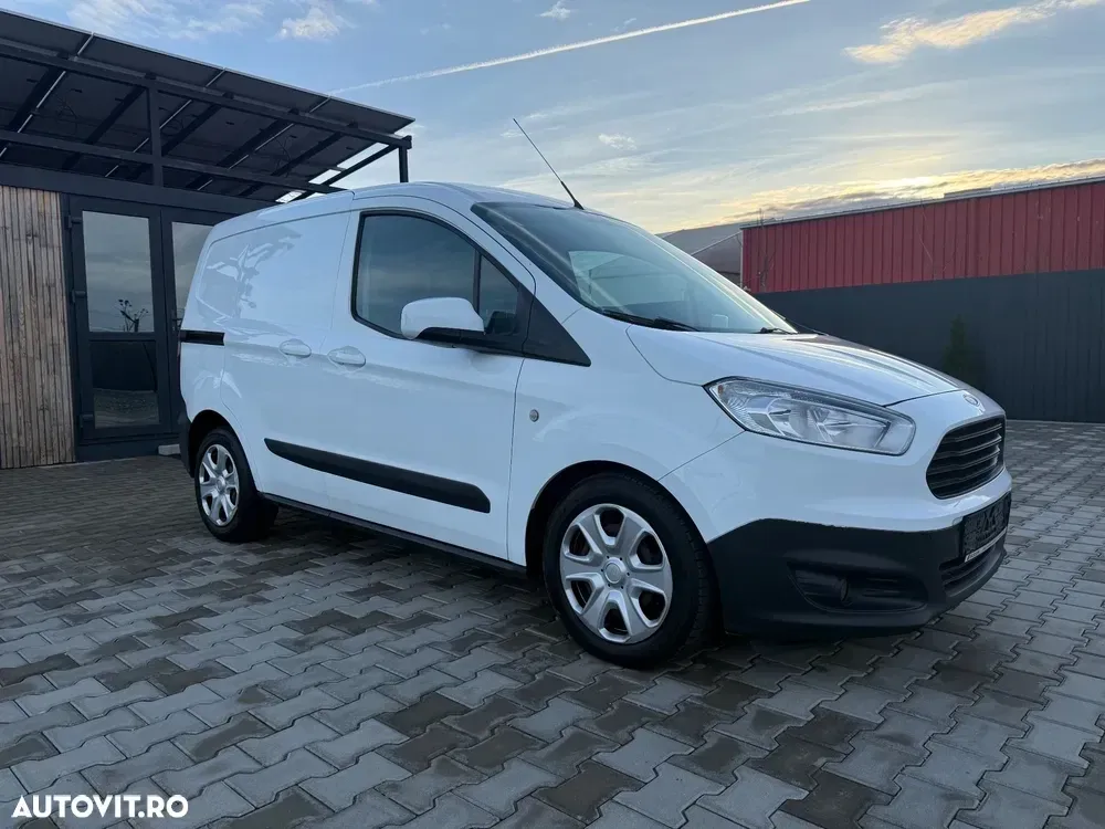 Ford Transit Courier — imagine 5