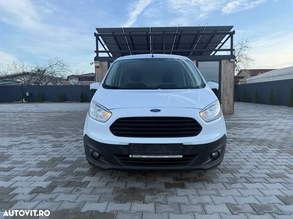 Ford Transit Courier — imagine 4