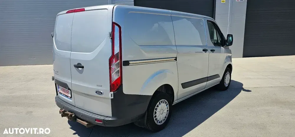 Ford Transit Custom — imagine 4