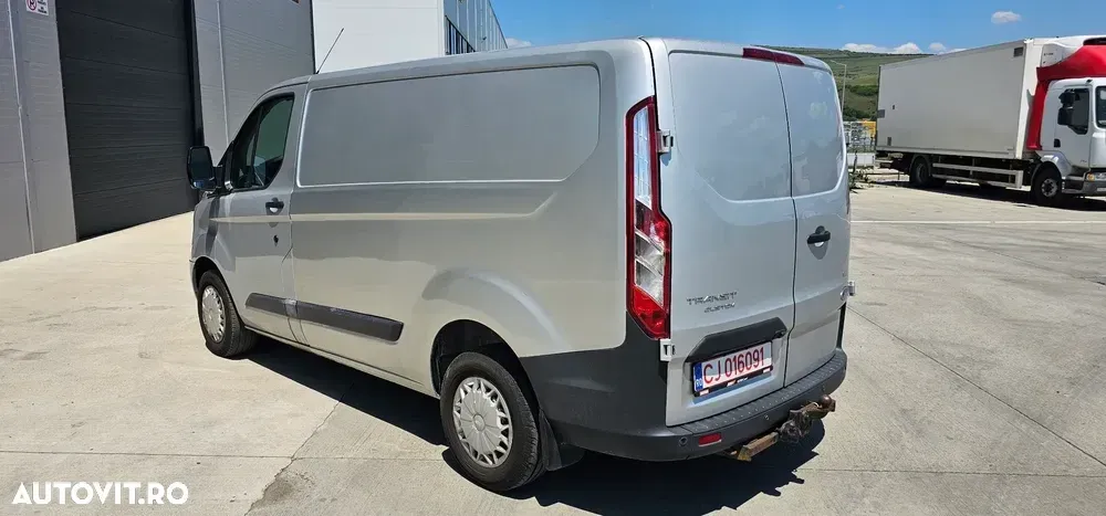 Ford Transit Custom — imagine 3